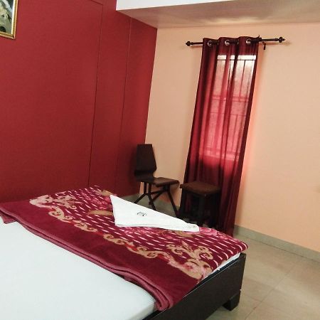 Готель A.R.Residency Kunnamangalam Екстер'єр фото