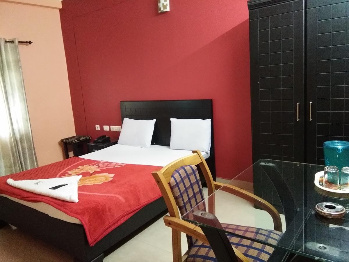 Готель A.R.Residency Kunnamangalam Екстер'єр фото