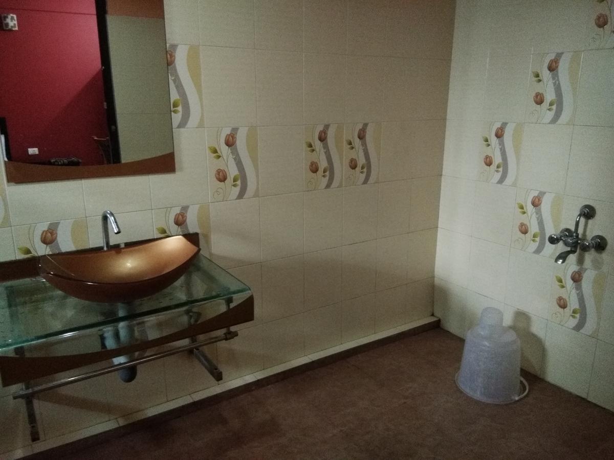 Готель A.R.Residency Kunnamangalam Екстер'єр фото