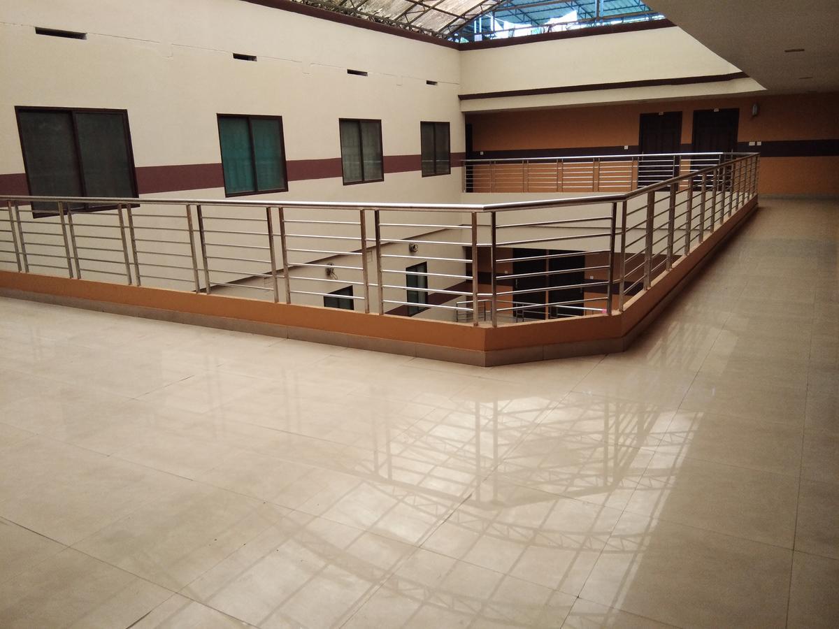 Готель A.R.Residency Kunnamangalam Екстер'єр фото