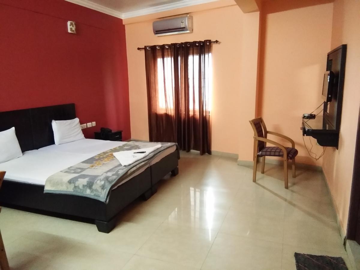 Готель A.R.Residency Kunnamangalam Екстер'єр фото