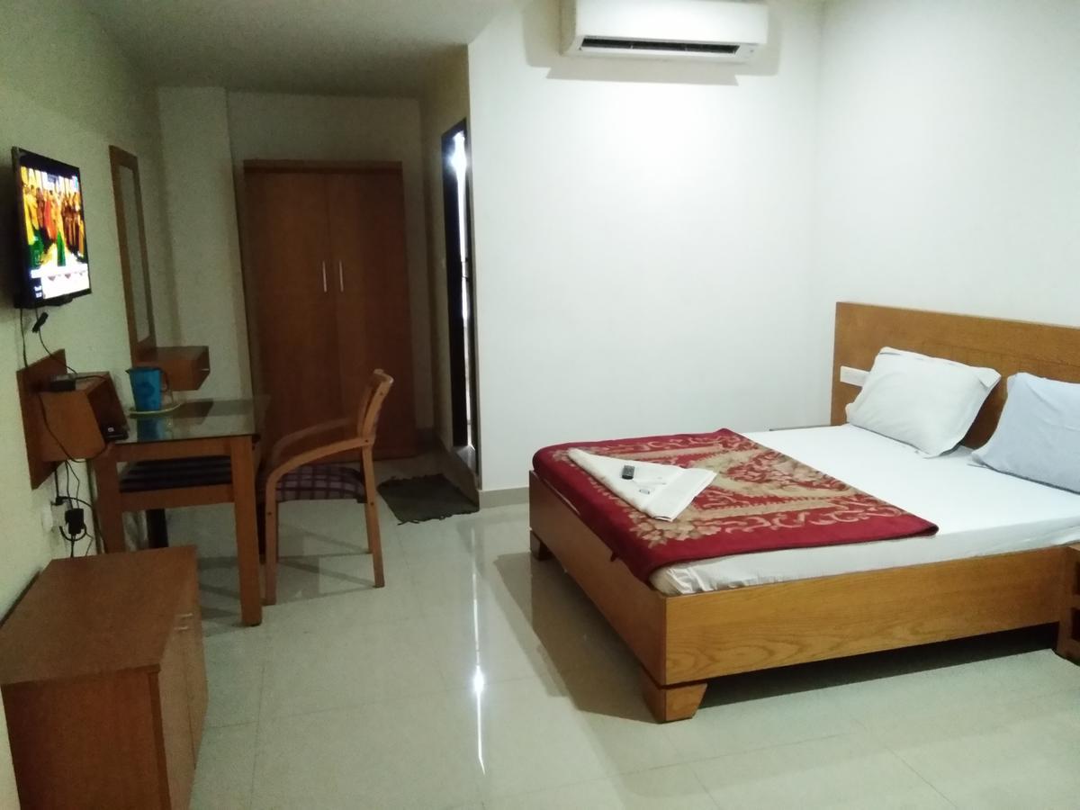 Готель A.R.Residency Kunnamangalam Екстер'єр фото